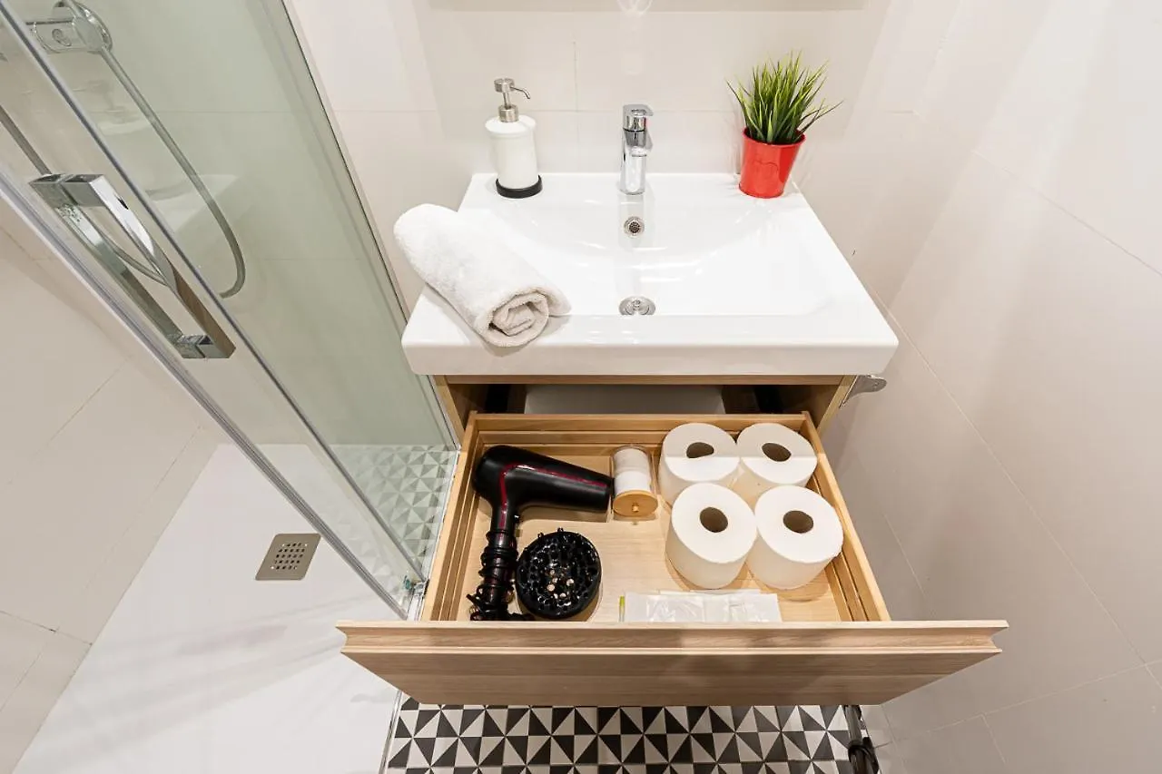 Barcelona Touch Apartments L'Hospitalet de Llobregat 0*,